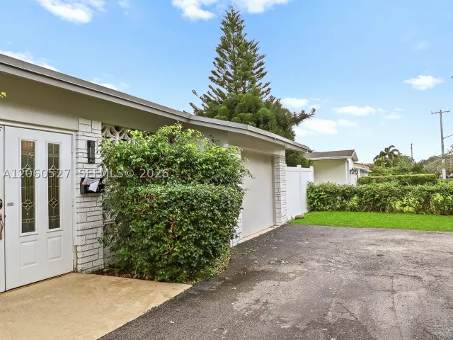 Продажа дома по адресу 4810 Johnson St - фото 9372489