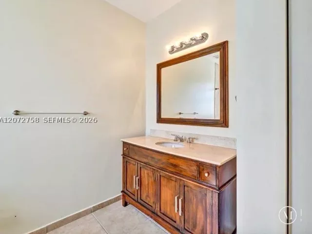 Продажа дома по адресу 7490 NW 115th Ct - фото 9335965