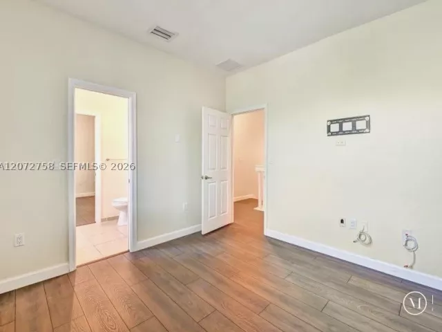 Продажа дома по адресу 7490 NW 115th Ct - фото 9335968