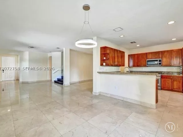 Продажа дома по адресу 7490 NW 115th Ct - фото 9335952