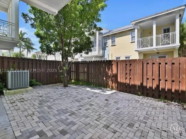 Продажа дома по адресу 7490 NW 115th Ct - фото 9335979