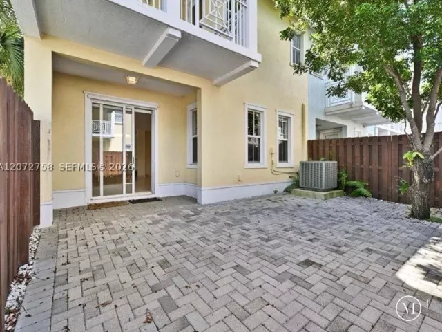 Продажа дома по адресу 7490 NW 115th Ct - фото 9335983