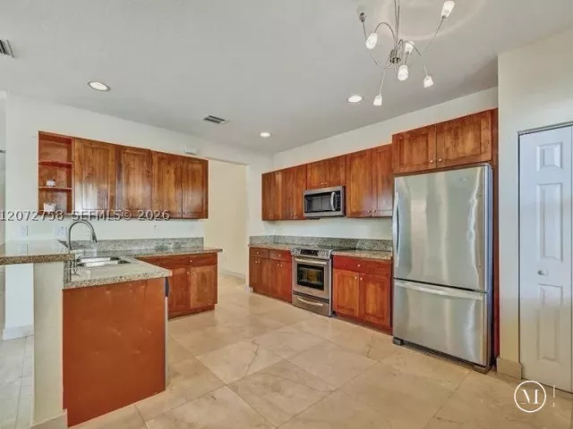 Продажа дома по адресу 7490 NW 115th Ct - фото 9335954