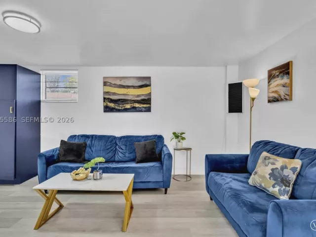 Продажа дома по адресу 1943 Rodman St - фото 9334458