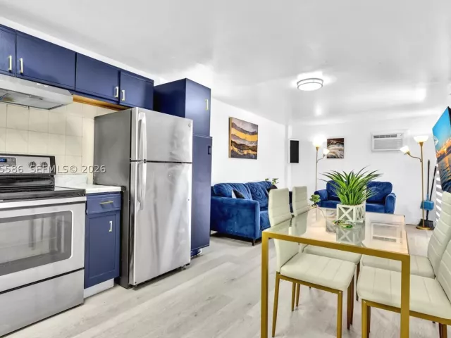 Продажа дома по адресу 1943 Rodman St - фото 9334468