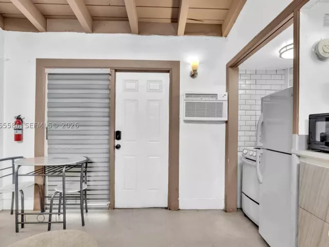 Продажа дома по адресу 1943 Rodman St - фото 9334488