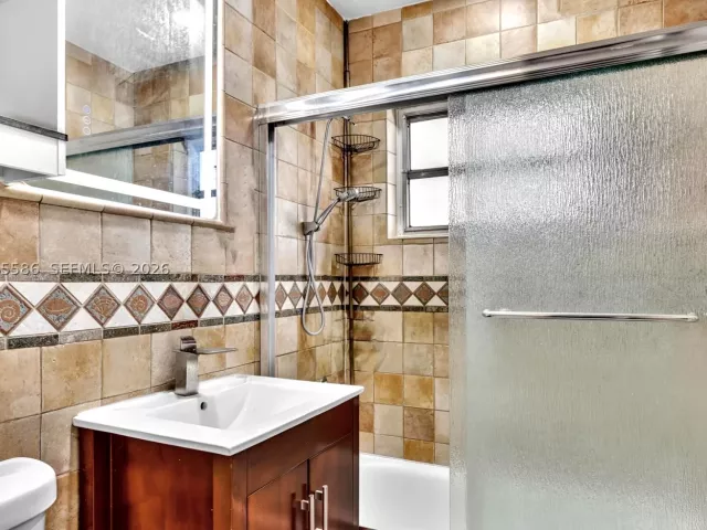 Продажа дома по адресу 1943 Rodman St - фото 9334515