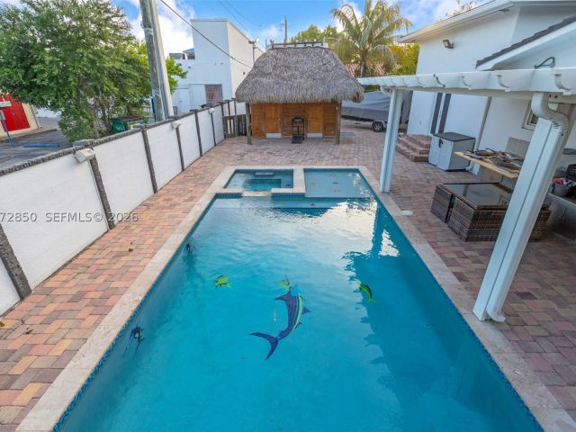 Продажа дома по адресу 5330 SW 7th St - фото 9344269