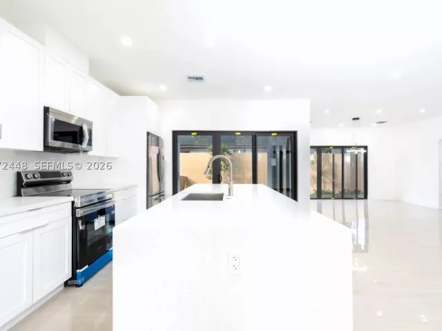 Дом в аренду по адресу 11130 SW 143rd Pl 0 - фото 9335043