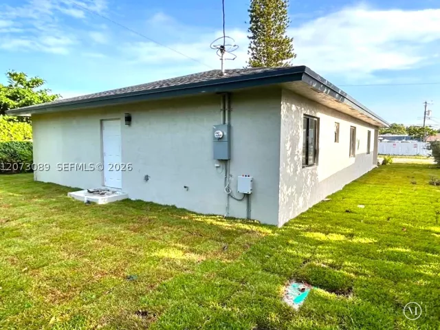 Продажа дома по адресу 2950 NW 93 ST - фото 9335723