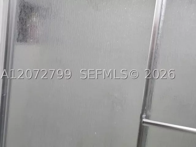 Продажа дома по адресу 4118 N Circle Dr - фото 9335832