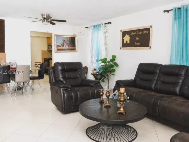 Продажа дома по адресу 4118 N Circle Dr - фото 9335840