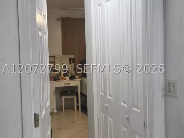 Продажа дома по адресу 4118 N Circle Dr - фото 9335826