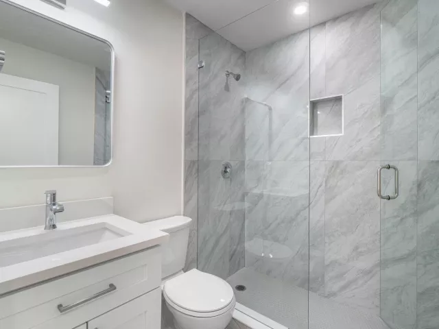 Продажа дома по адресу 325 SW 8TH Avenue - фото 9363065