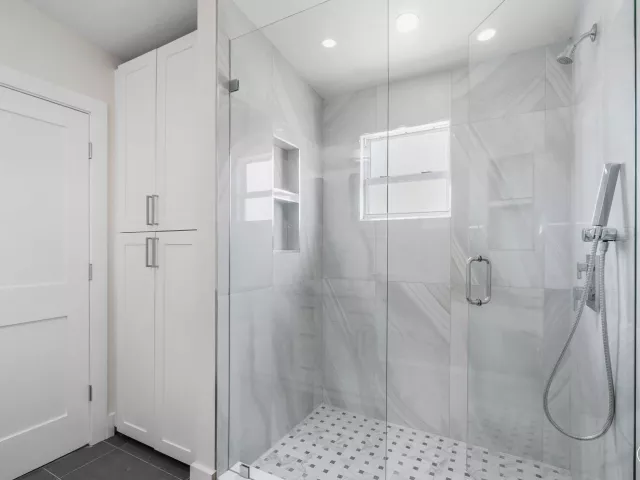 Продажа дома по адресу 325 SW 8TH Avenue - фото 9363069