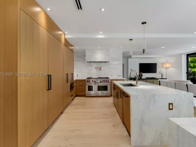 Продажа дома по адресу 795 Lakeview Dr - фото 9326486