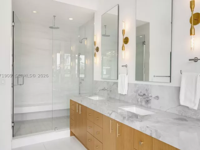 Продажа дома по адресу 795 Lakeview Dr - фото 9326497