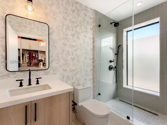 Продажа дома по адресу 795 Lakeview Dr - фото 9326501