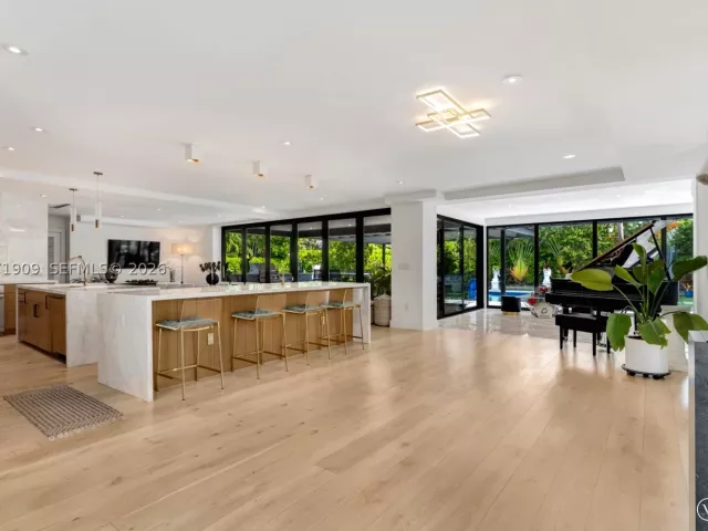 Продажа дома по адресу 795 Lakeview Dr - фото 9326482