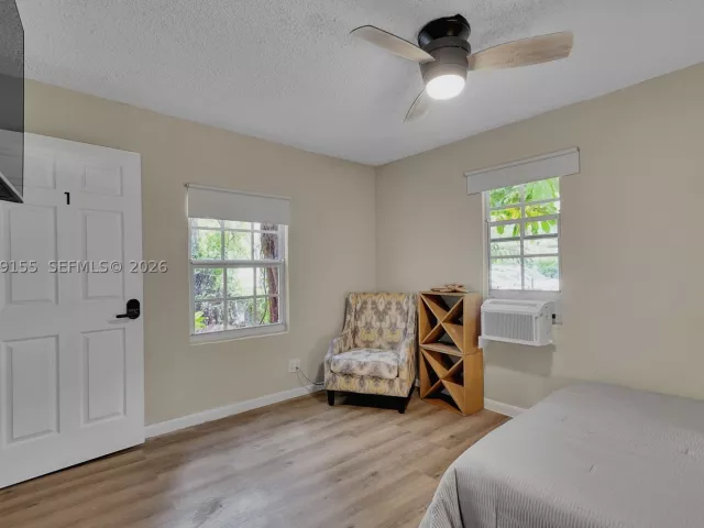 Продажа дома по адресу 31 NE 53rd St - фото 9356569