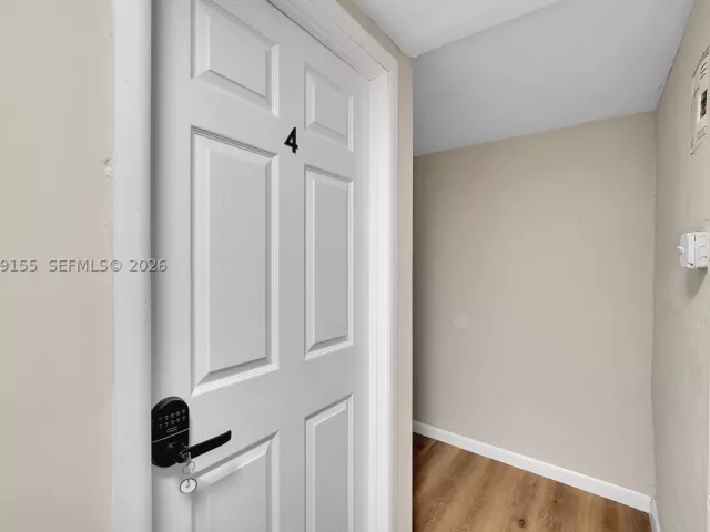 Продажа дома по адресу 31 NE 53rd St - фото 9356577