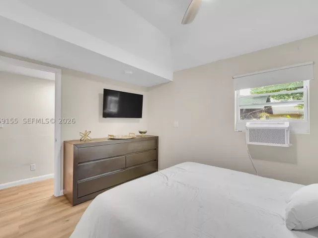 Продажа дома по адресу 31 NE 53rd St - фото 9356578
