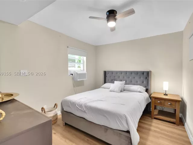 Продажа дома по адресу 31 NE 53rd St - фото 9356579