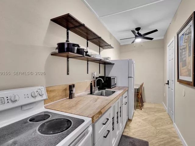 Продажа дома по адресу 31 NE 53rd St - фото 9356582
