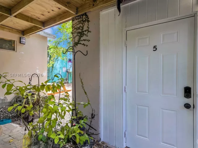 Продажа дома по адресу 31 NE 53rd St - фото 9356585