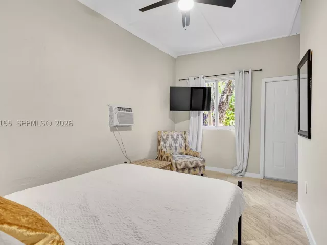 Продажа дома по адресу 31 NE 53rd St - фото 9356565
