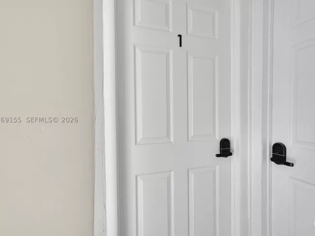 Продажа дома по адресу 31 NE 53rd St - фото 9356567