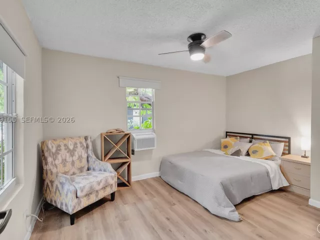 Продажа дома по адресу 31 NE 53rd St - фото 9356568
