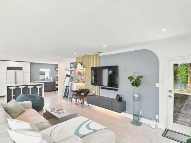 Продажа дома по адресу 35 NE 29th Street - фото 9358879