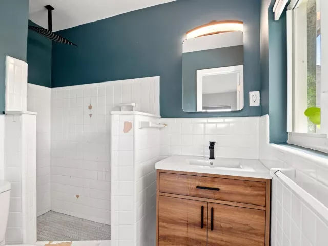 Продажа дома по адресу 35 NE 29th Street - фото 9358892