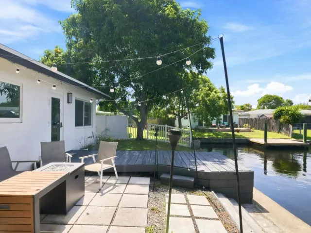 Продажа дома по адресу 35 NE 29th Street - фото 9358897
