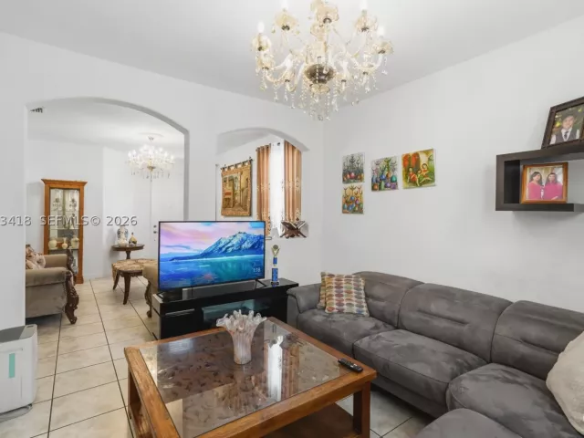 Продажа дома по адресу 8741 NW 110th Ave - фото 9327092