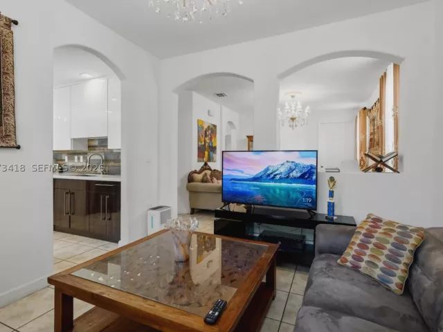 Продажа дома по адресу 8741 NW 110th Ave - фото 9327093