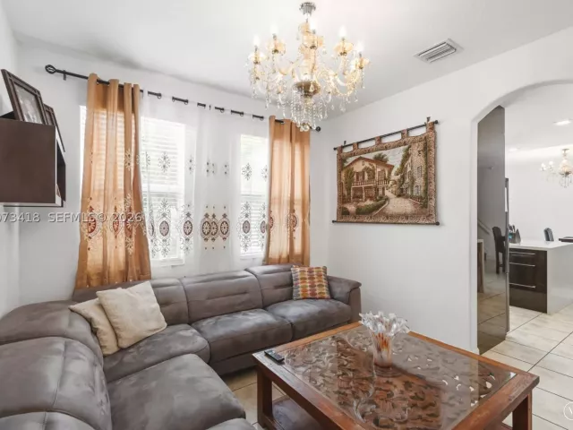 Продажа дома по адресу 8741 NW 110th Ave - фото 9327094