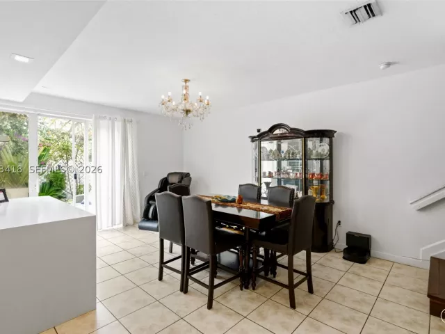 Продажа дома по адресу 8741 NW 110th Ave - фото 9327095