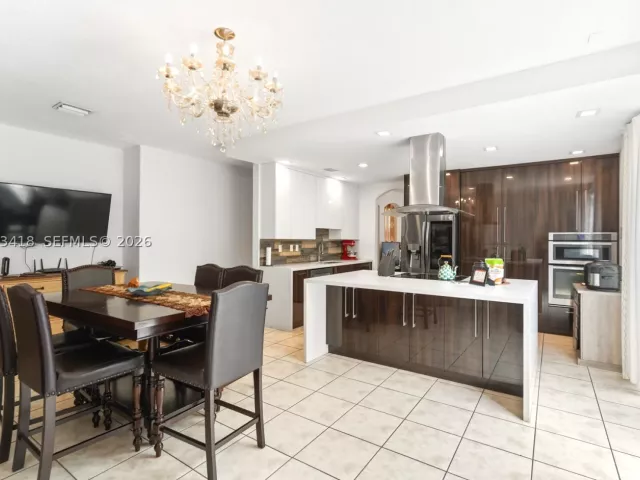 Продажа дома по адресу 8741 NW 110th Ave - фото 9327097