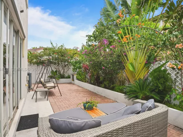 Продажа дома по адресу 8741 NW 110th Ave - фото 9327103
