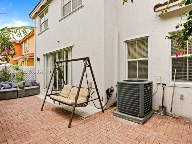 Продажа дома по адресу 8741 NW 110th Ave - фото 9327105