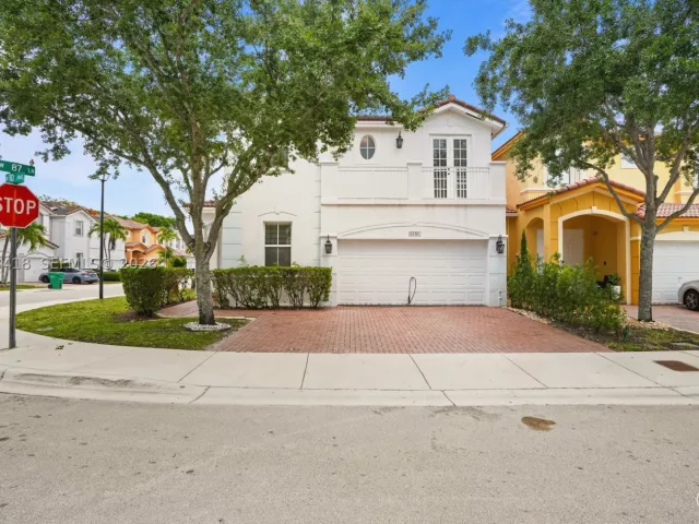 Продажа дома по адресу 8741 NW 110th Ave - фото 9327085