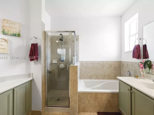 Продажа дома по адресу 8741 NW 110th Ave - фото 9327119