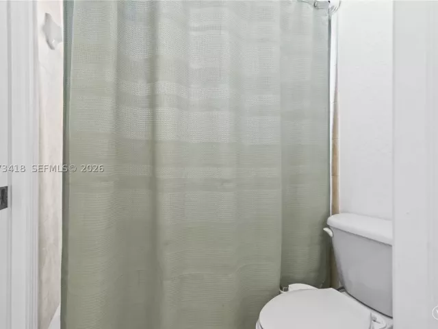 Продажа дома по адресу 8741 NW 110th Ave - фото 9327123