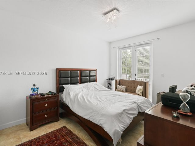Продажа дома по адресу 8741 NW 110th Ave - фото 9327124