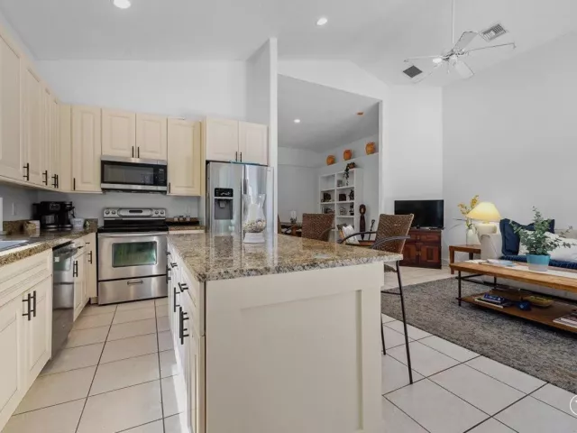 Продажа дома по адресу 4841 N CLASSICAL Boulevard - фото 9327668