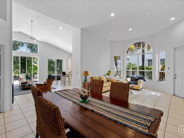 Продажа дома по адресу 4841 N CLASSICAL Boulevard - фото 9327672