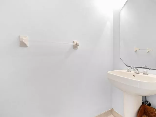 Продажа дома по адресу 4841 N CLASSICAL Boulevard - фото 9327676