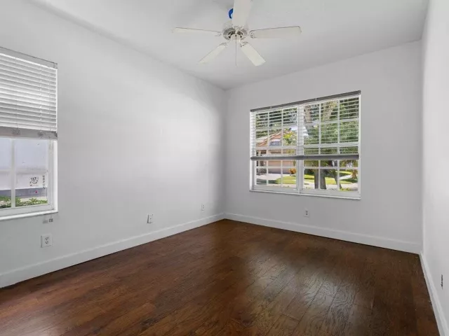 Продажа дома по адресу 4841 N CLASSICAL Boulevard - фото 9327679
